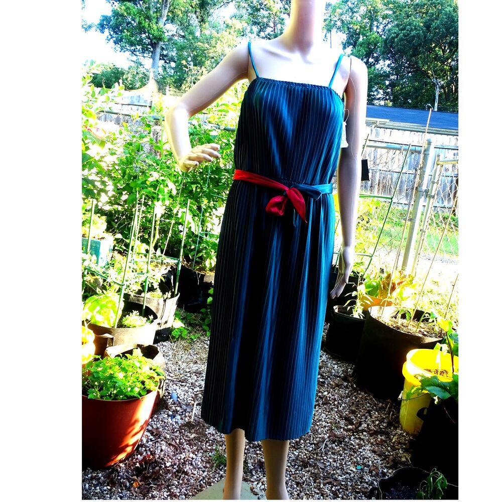 Vintage 70s Green Pleated Disco Dress NOS Deadstock Studio 54 Belted Midi 11